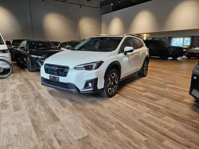 Subaru XV 2.0 Luxury AWD — SUV polyvalent avec attelage et toit panoramique — exterior view