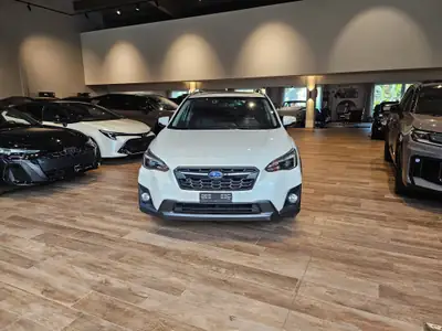 Subaru XV 2.0 Luxury AWD — SUV polyvalent avec attelage et toit panoramique — rear view