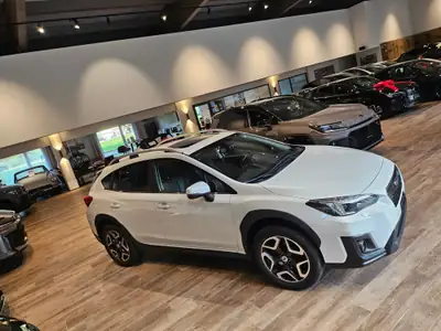Subaru XV 2.0 Luxury AWD — SUV polyvalent avec attelage et toit panoramique — Thumbnail 8
