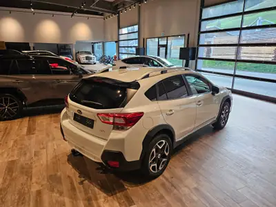 Subaru XV 2.0 Luxury AWD — SUV polyvalent avec attelage et toit panoramique — Thumbnail 10