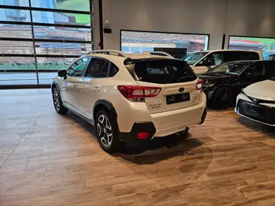 Subaru XV 2.0 Luxury AWD — SUV polyvalent avec attelage et toit panoramique — Thumbnail 13