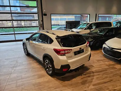 Subaru XV 2.0 Luxury AWD — SUV polyvalent avec attelage et toit panoramique — Thumbnail 14