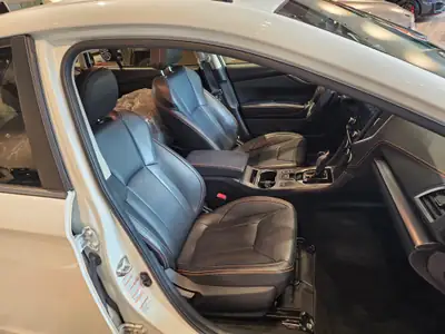 Subaru XV 2.0 Luxury AWD — SUV polyvalent avec attelage et toit panoramique — Thumbnail 20