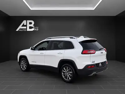 Jeep Cherokee 2.0 TD Limited AWD — SUV robuste, traction intégrale, excellent rapport équipement/prix — rear view