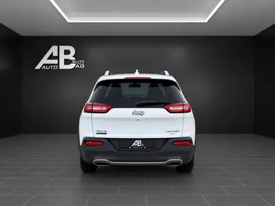 Jeep Cherokee 2.0 TD Limited AWD — SUV robuste, traction intégrale, excellent rapport équipement/prix — interior