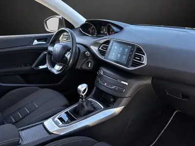 Peugeot 308 1.6 THP Allure — Berline dynamique, révision complète, 70 000 km — Thumbnail 10