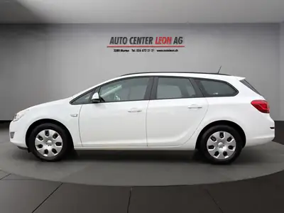 Opel Astra SportsTourer 1.7 CDTi — Familiale diesel fiable, entretien complet, attelage inclus — arrière