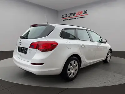Opel Astra SportsTourer 1.7 CDTi — Familiale diesel fiable, entretien complet, attelage inclus — détail