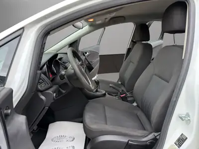 Opel Astra SportsTourer 1.7 CDTi — Familiale diesel fiable, entretien complet, attelage inclus — Miniature 9