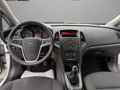 Opel Astra SportsTourer 1.7 CDTi — Familiale diesel fiable, entretien complet, attelage inclus — Miniature 14