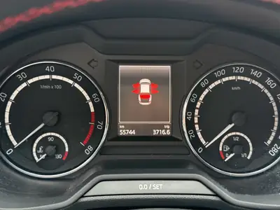 Skoda Octavia 2.0 TSI RS DSG — Berline sportive, 220 ch, sans accident — Miniature 11