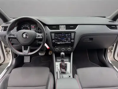 Skoda Octavia 2.0 TSI RS DSG — Berline sportive, 220 ch, sans accident — Miniature 14