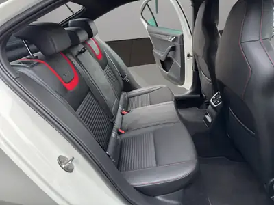 Skoda Octavia 2.0 TSI RS DSG — Berline sportive, 220 ch, sans accident — Miniature 18