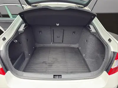 Skoda Octavia 2.0 TSI RS DSG — Berline sportive, 220 ch, sans accident — Miniature 19