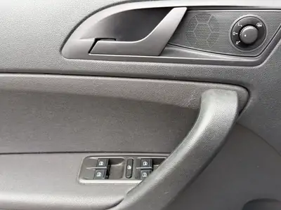 Skoda Yeti 1.2 TSI Active 4x2 — Compact robuste, sans accident, prêt pour l'inspection — Miniatura 12