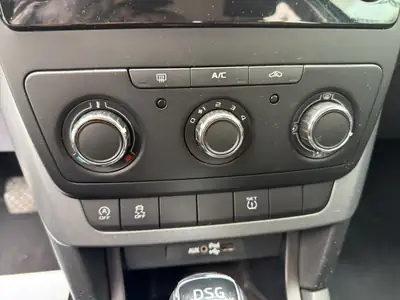 Skoda Yeti 1.2 TSI Active 4x2 — Compact robuste, sans accident, prêt pour l'inspection — Miniatura 16