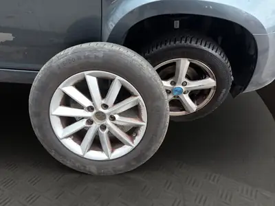 Skoda Yeti 1.2 TSI Active 4x2 — Compact robuste, sans accident, prêt pour l'inspection — Miniatura 20