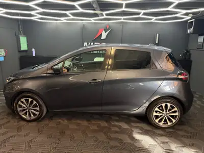 Renault ZOE Intens R135 — Citadine électrique compacte, batterie incluse et entretien récent — interior