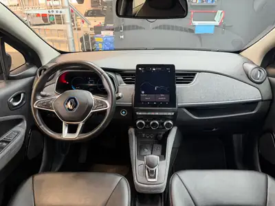 Renault ZOE Intens R135 — Citadine électrique compacte, batterie incluse et entretien récent — Thumbnail 9