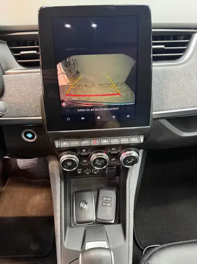 Renault ZOE Intens R135 — Citadine électrique compacte, batterie incluse et entretien récent — Thumbnail 12