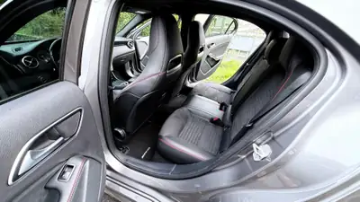 Mercedes-Benz A 200 AMG Line — Compacte sportive, 151'000 km, sans sinistre — Thumbnail 12
