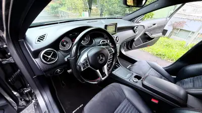 Mercedes-Benz A 200 AMG Line — Compacte sportive, 151'000 km, sans sinistre — Thumbnail 11