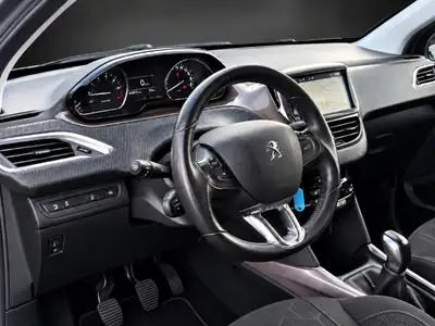 Peugeot 2008 1.2 VTI Style — Compact urbain robust, contrôle technique frais & garantie incluse — Thumbnail 8