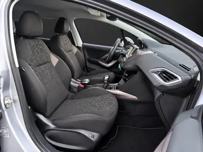 Peugeot 2008 1.2 VTI Style — Compact urbain robust, contrôle technique frais & garantie incluse — Thumbnail 9