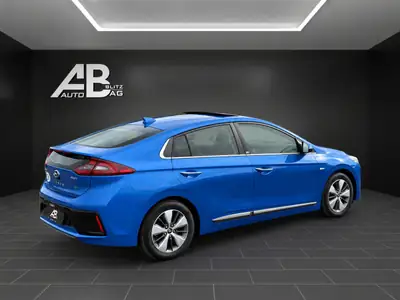 Hyundai Ioniq 1.6 GDi Plug-in Hybrid — Berline écologique, 58 000 km seulement — dashboard