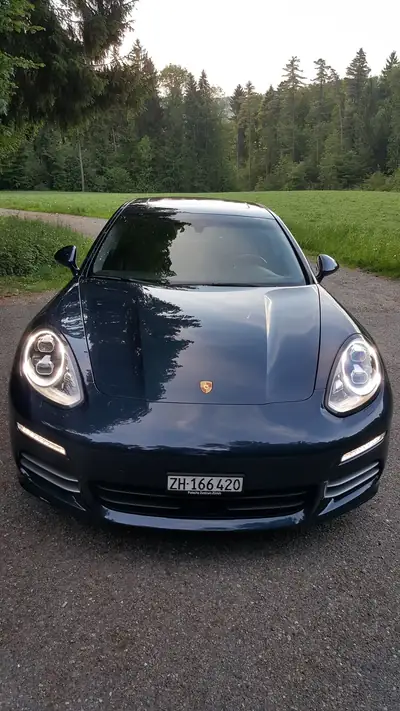 Porsche Panamera 4S 3.0 PDK — Berline sportive élégante, transmission intégrale, 180'000 km — tableau de bord