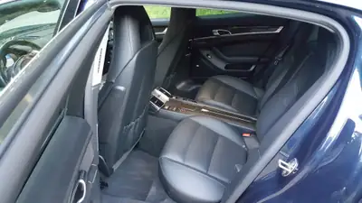 Porsche Panamera 4S 3.0 PDK — Berline sportive élégante, transmission intégrale, 180'000 km — Miniature 9