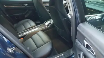 Porsche Panamera 4S 3.0 PDK — Berline sportive élégante, transmission intégrale, 180'000 km — Miniature 10