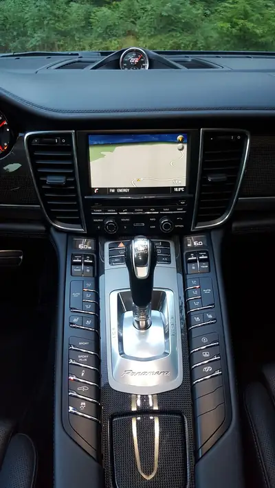 Porsche Panamera 4S 3.0 PDK — Berline sportive élégante, transmission intégrale, 180'000 km — Miniature 14