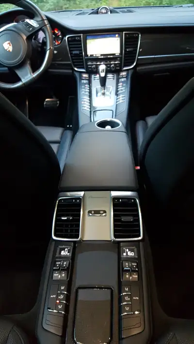 Porsche Panamera 4S 3.0 PDK — Berline sportive élégante, transmission intégrale, 180'000 km — Miniature 13
