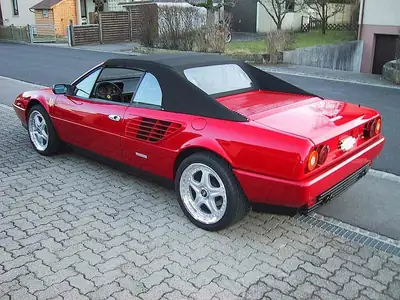 Ferrari Mondial 3.2 Cabriolet Quattrovalvole — Icône italienne décapotable, 255 ch purs — interni