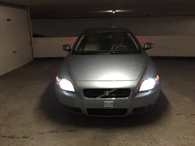 Volvo C70 T5 Summum — Cabriolet élégant, 230 ch et seulement 74 000 km — fianco