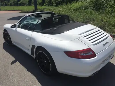 Porsche 911 Cabrio Carrera 2005 — Icône décapotable, 325 ch de pure sportivité — Miniatur 9