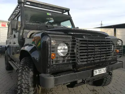 Land Rover Defender 110 SW — 7 places, turbo neuf, prêt à l'aventure — dashboard