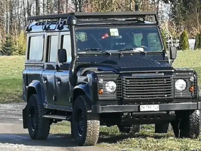 Land Rover Defender 110 SW — 7 places, turbo neuf, prêt à l'aventure — Thumbnail 12