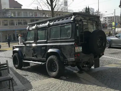 Land Rover Defender 110 SW — 7 places, turbo neuf, prêt à l'aventure — Thumbnail 14