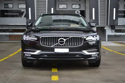 Volvo V90 D5 AWD Inscription — Break premium sans compromis, 48 000 km seulement — Seitenansicht