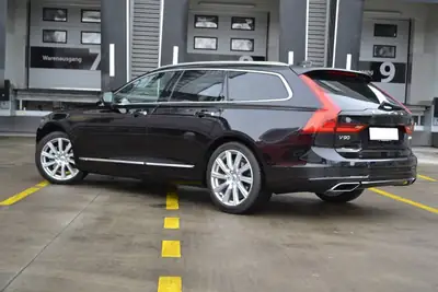 Volvo V90 D5 AWD Inscription — Break premium sans compromis, 48 000 km seulement — Innenraum