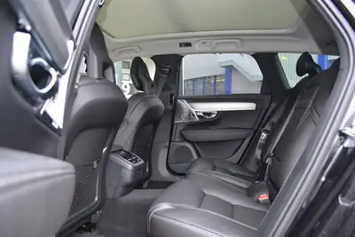 Volvo V90 D5 AWD Inscription — Break premium sans compromis, 48 000 km seulement — Detail