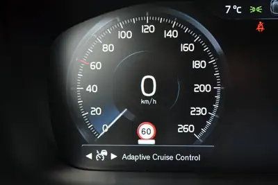 Volvo V90 D5 AWD Inscription — Break premium sans compromis, 48 000 km seulement — Miniatur 12