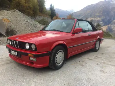 BMW 320i Cabrio 1989 — Cabriolet classique M-Technic, sans accident — Detail