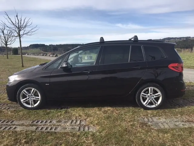 BMW 220 Gran Tourer xDrive — Monospace 7 places, toit panoramique, diesel efficace — vista esterna