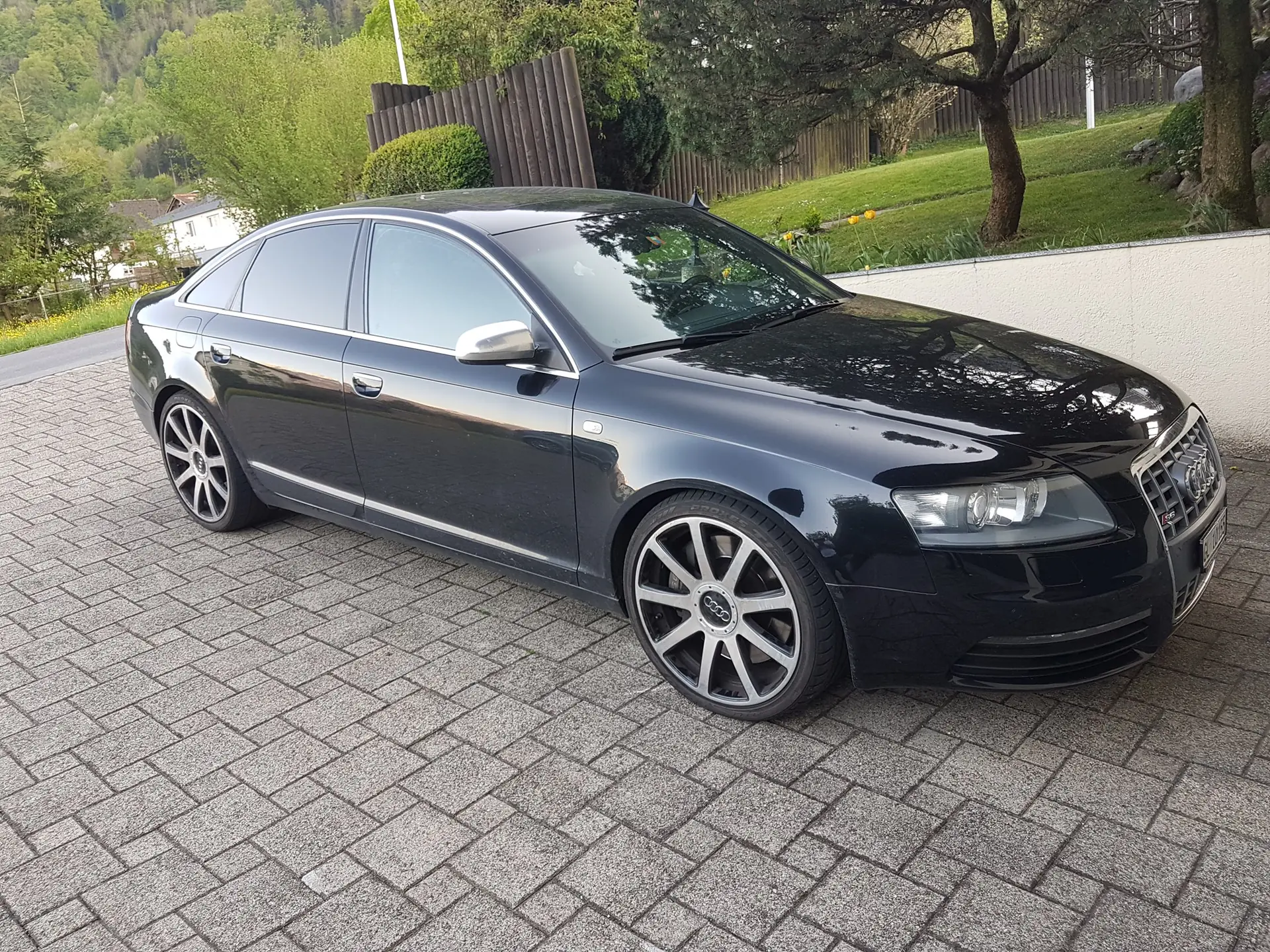 Audi S6 5.2 V10 quattro — Berline sportive légendaire, 435 ch, sans accident — vue extérieure