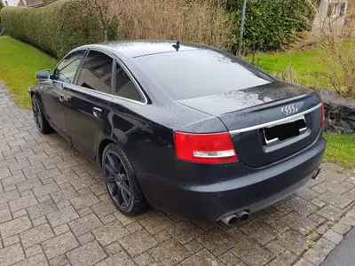 Audi S6 5.2 V10 quattro — Berline sportive légendaire, 435 ch, sans accident — intérieur