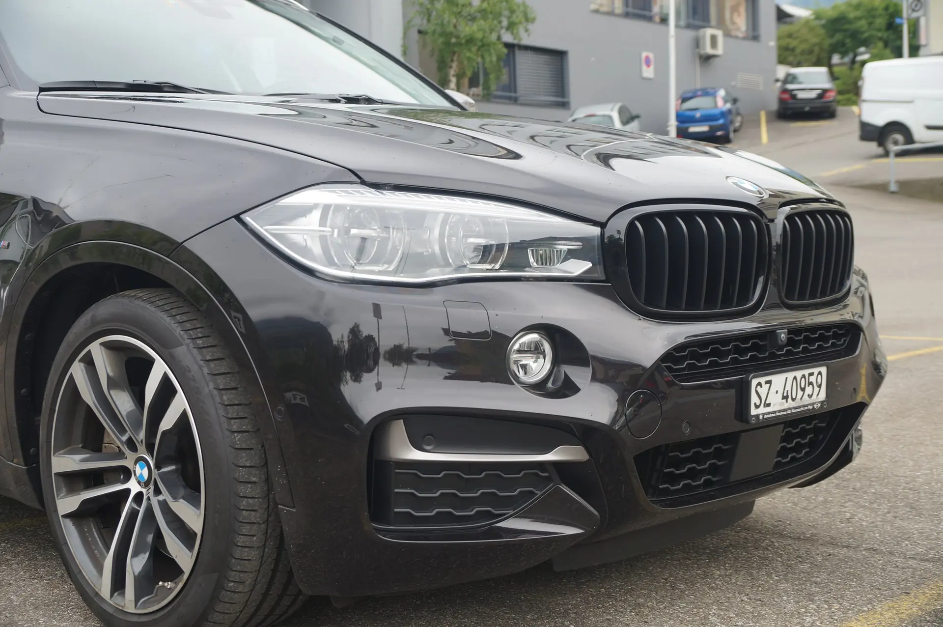 BMW X6 M50d Steptronic — SUV coupé diesel premium, 381 ch et transmission intégrale — Außenansicht