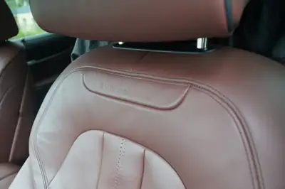BMW X6 M50d Steptronic — SUV coupé diesel premium, 381 ch et transmission intégrale — Miniatur 9